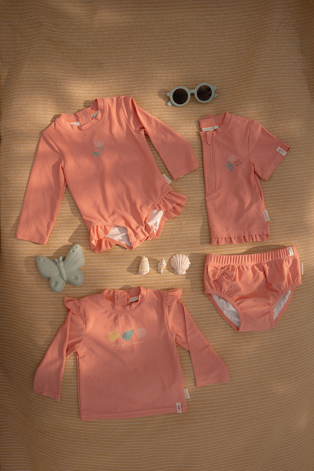 Badehose / Schwimmwindel mit Rüschen - Sunny Flowers Rouge (Gr. 98/104)