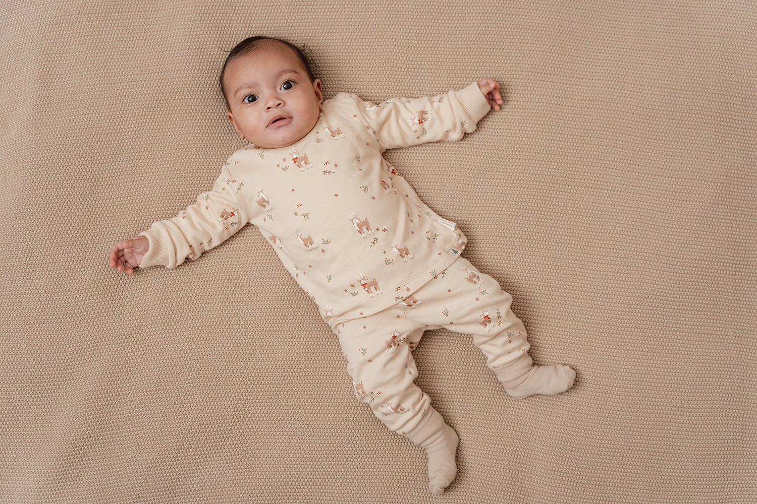 Pyjama / Schlafanzug zweiteilig - Weihnachten beige (Gr. 50/56)