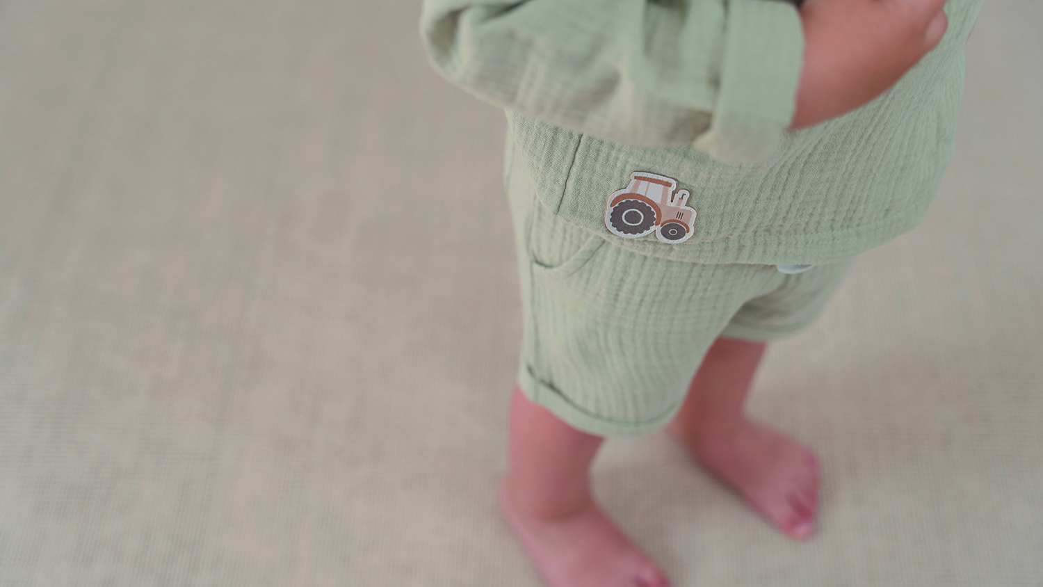 Kurze Hose / Shorts Musselin Grass Green - Little Farm grün (Gr. 98)