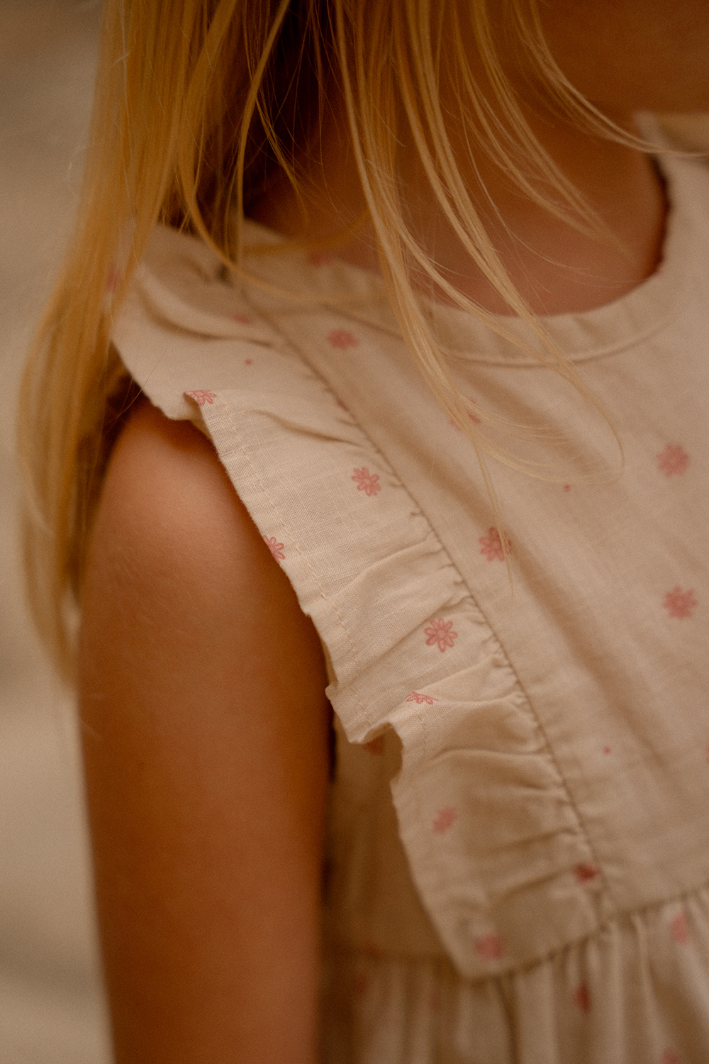 Kleid ärmellos mit Rüschen - Fairy Garden sand (Gr. 104)