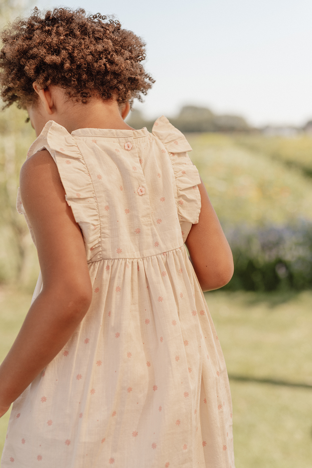 Kleid ärmellos mit Rüschen - Fairy Garden sand (Gr. 104)