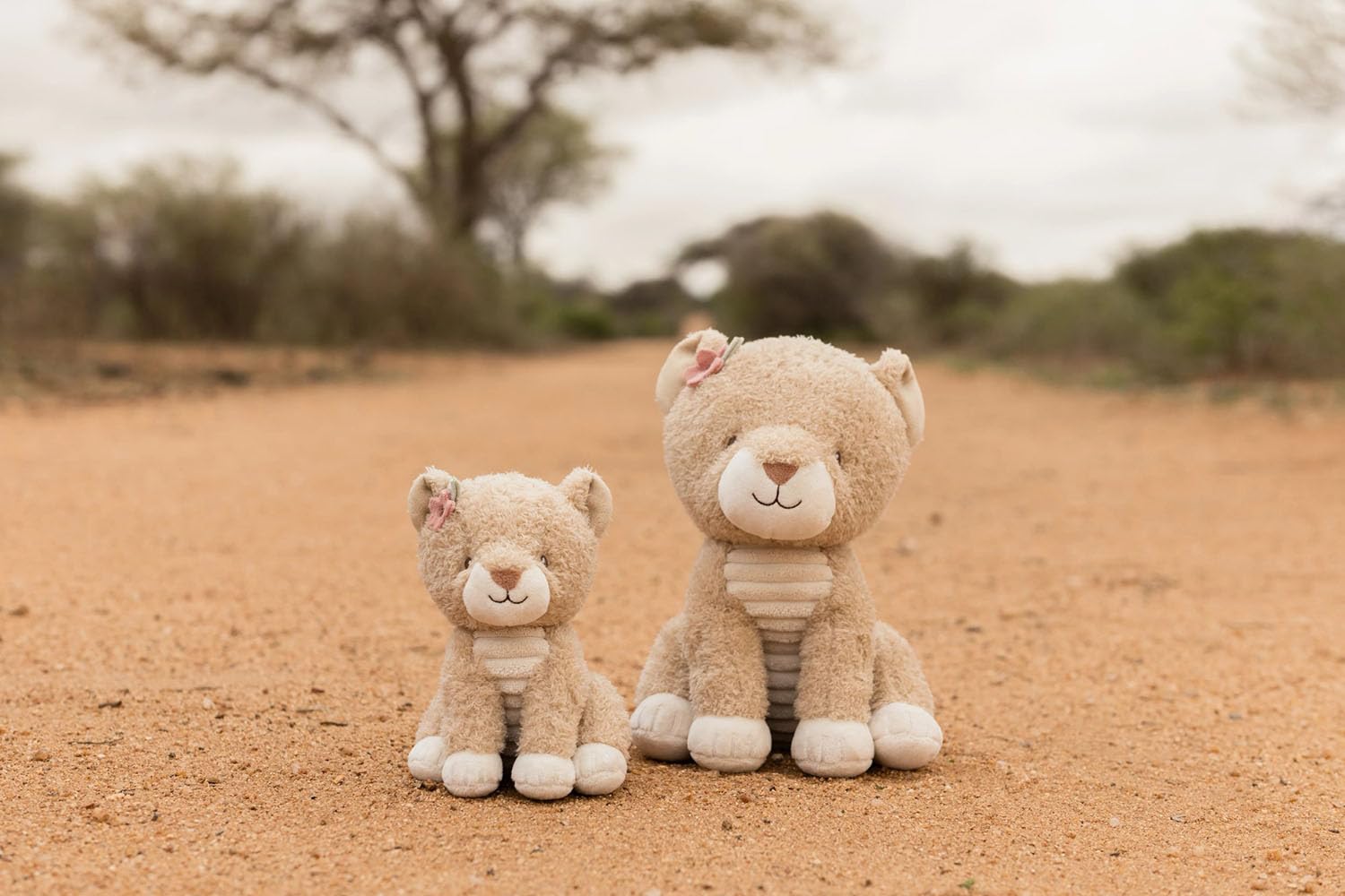 Stofftier Kuscheltier Löwin - Safari Friends gelb (25 cm)
