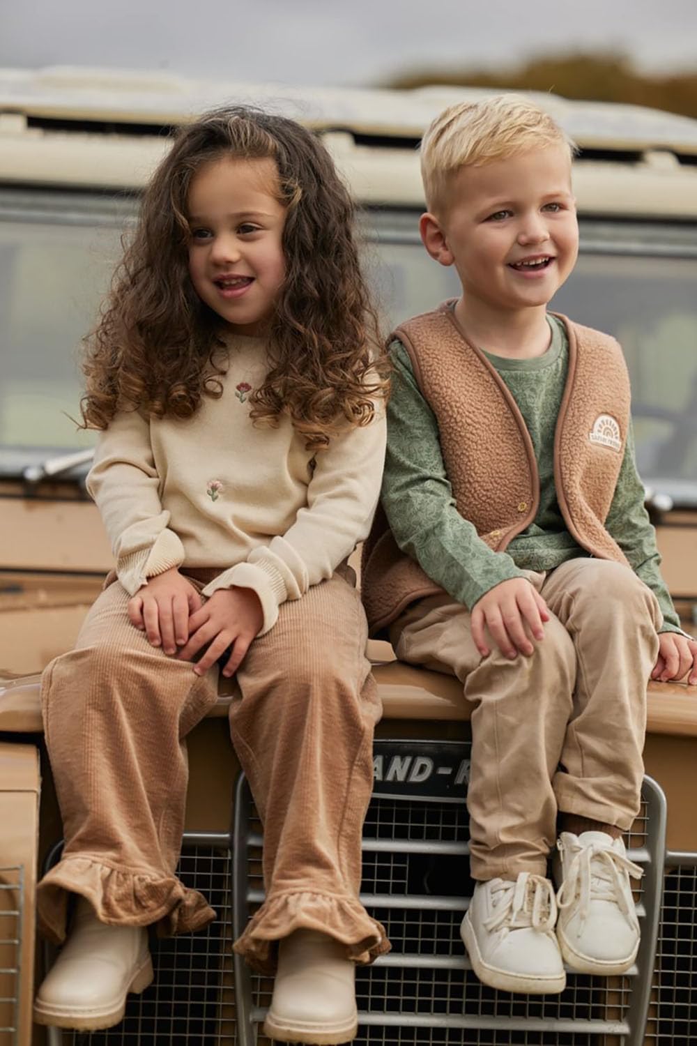 Hose / Jogginghose Warm Taupe - Safari Friends beige (Gr. 74)