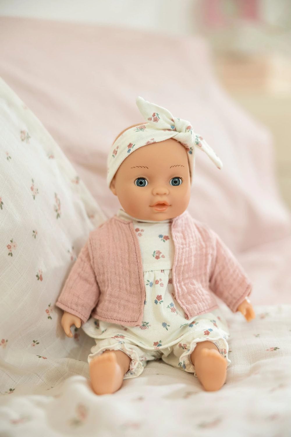 Babypuppe Philou mit Schlafaugen - Essentials (26 cm)