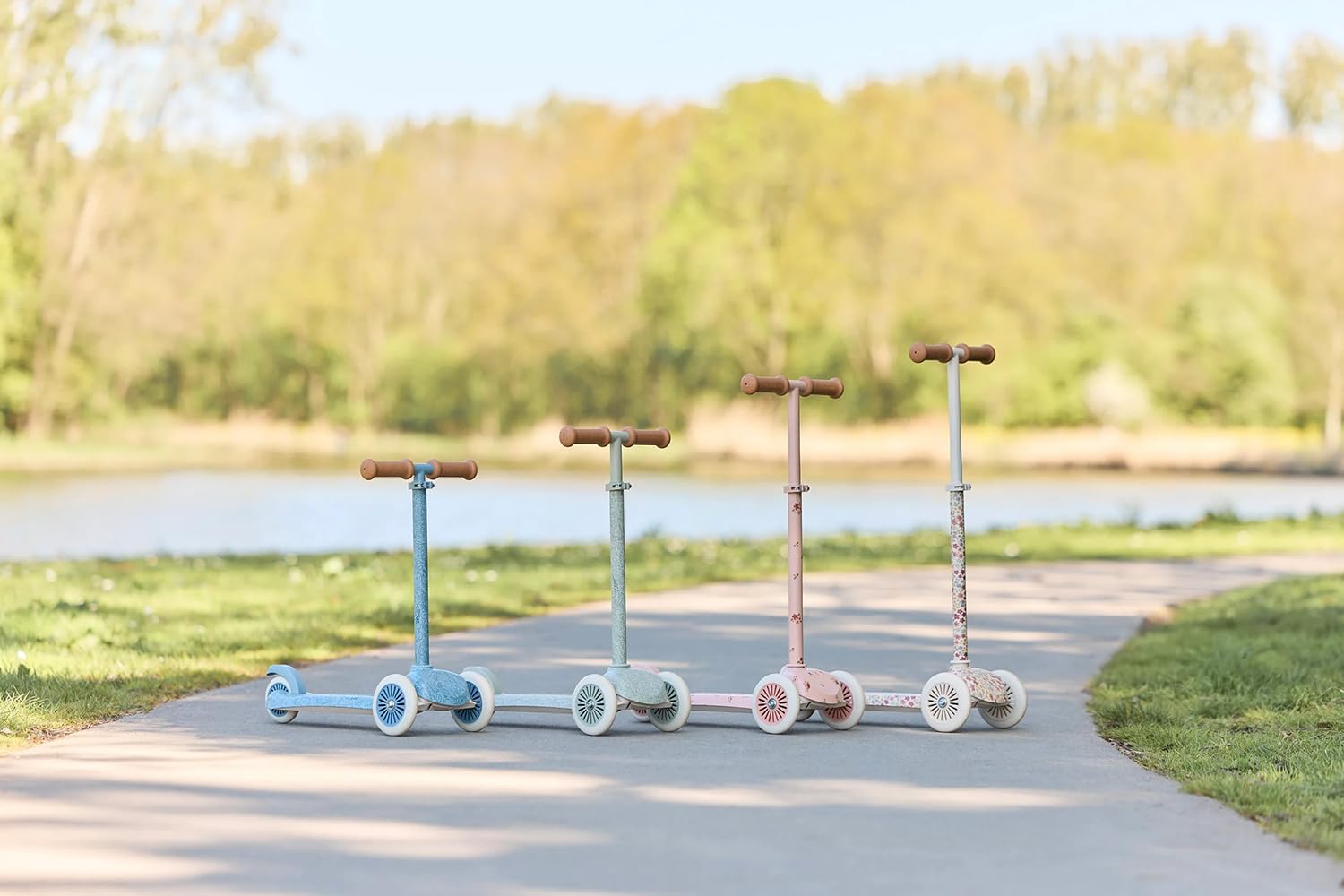 Kinderroller / Tretroller - Safari Dreams grün