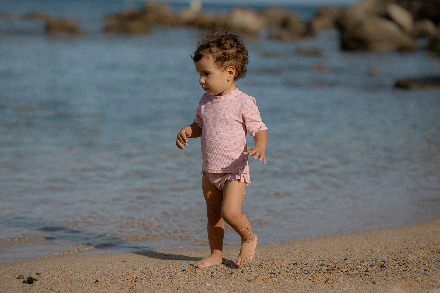 Schwimmshirt mit Rüschen kurzarm - Sunny Flowers Blush (Gr. 86/92)
