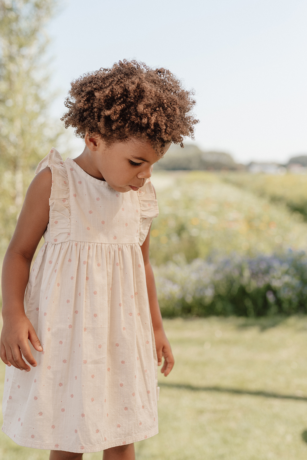 Kleid ärmellos mit Rüschen - Fairy Garden sand (Gr. 104)