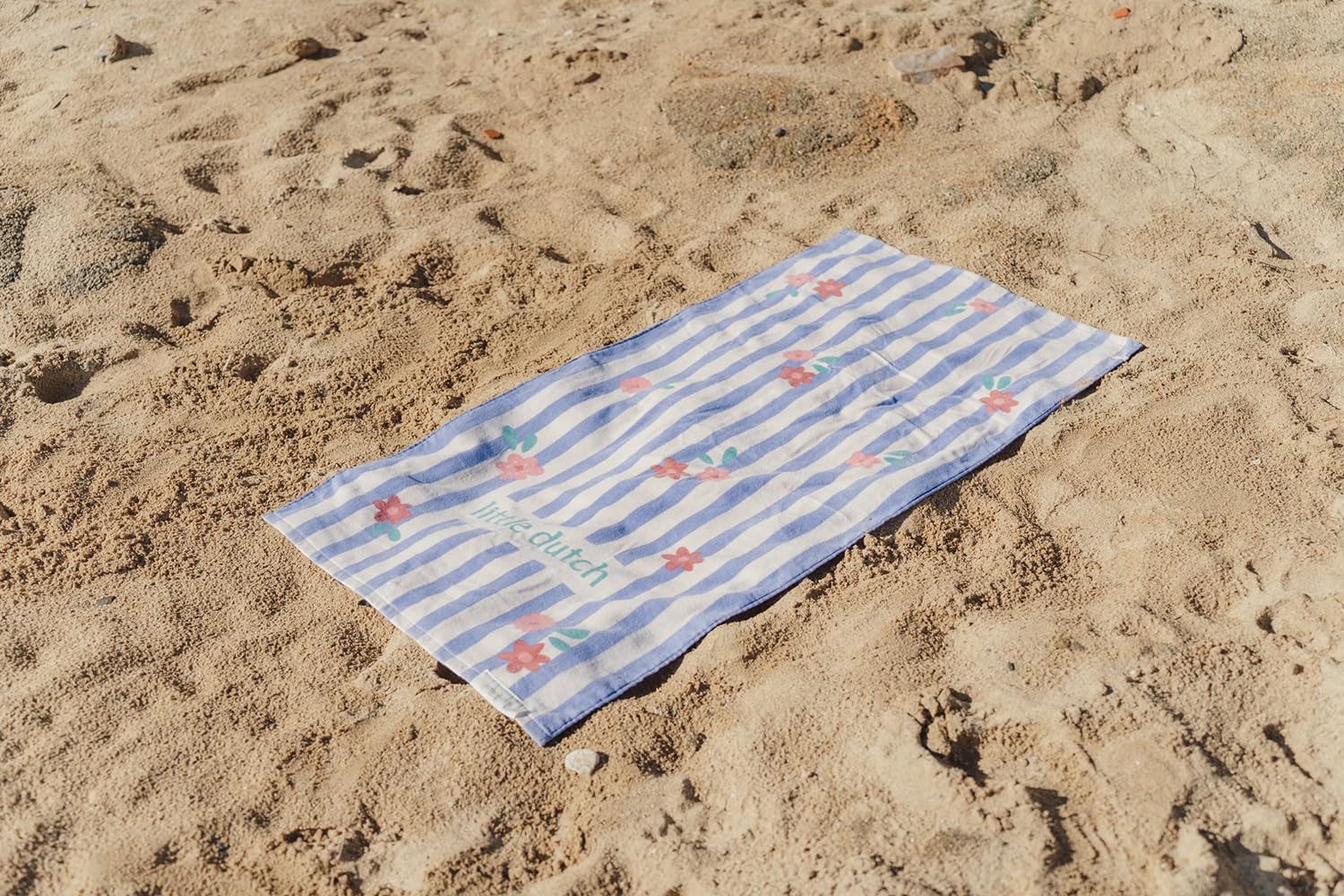 Handtuch / Strandhandtuch - Dreamy Purple Stripe lila / weiß (60x120 cm)