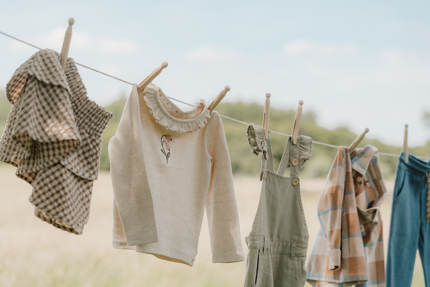 Long Sleeve Shirt / Langarmshirt - Little Farm sand (Gr. 86)